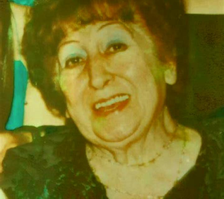 Abril 2 Angol escort