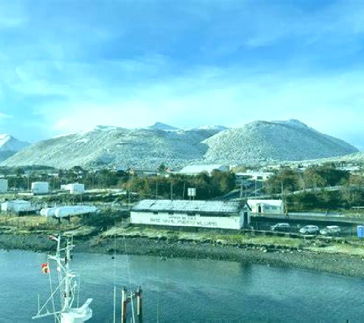 Aurora 2 Puerto Williams escort