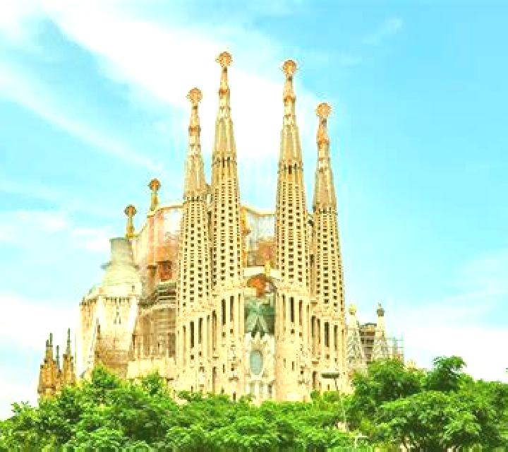 Carmen 2 Sagrada Familia escort