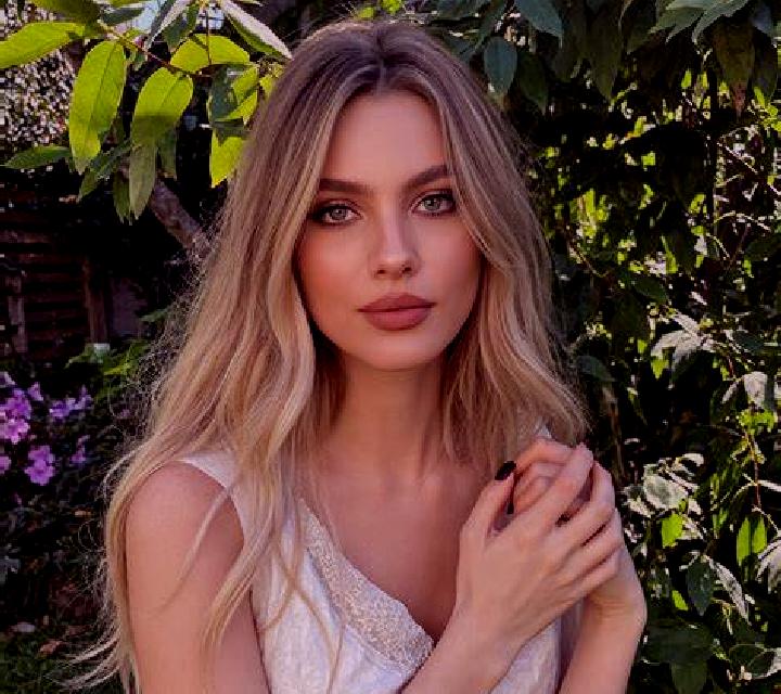 Isidora 2 Sagrada Familia escort