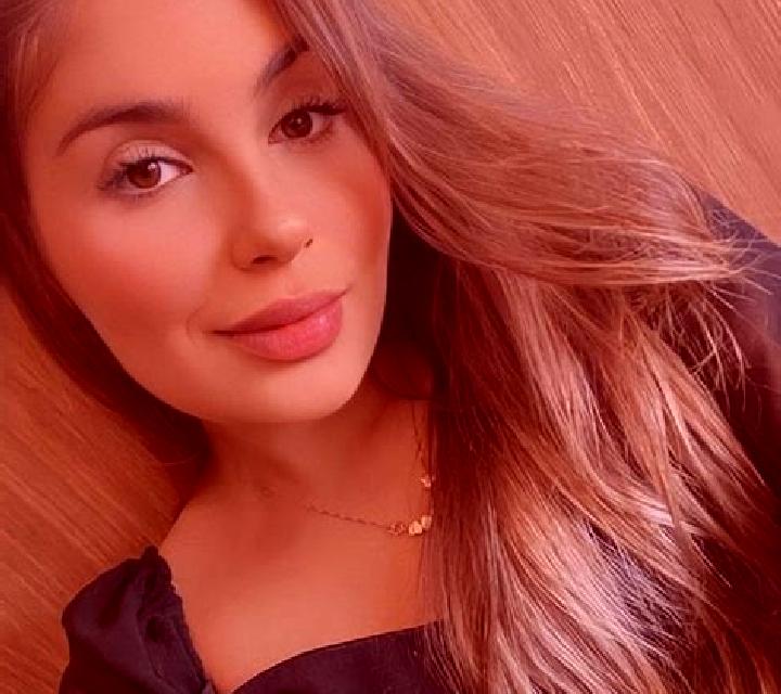 Karis 2 Chepica escort