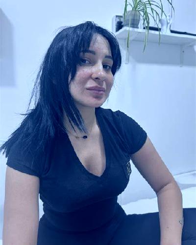 Karis Nunoa escort
