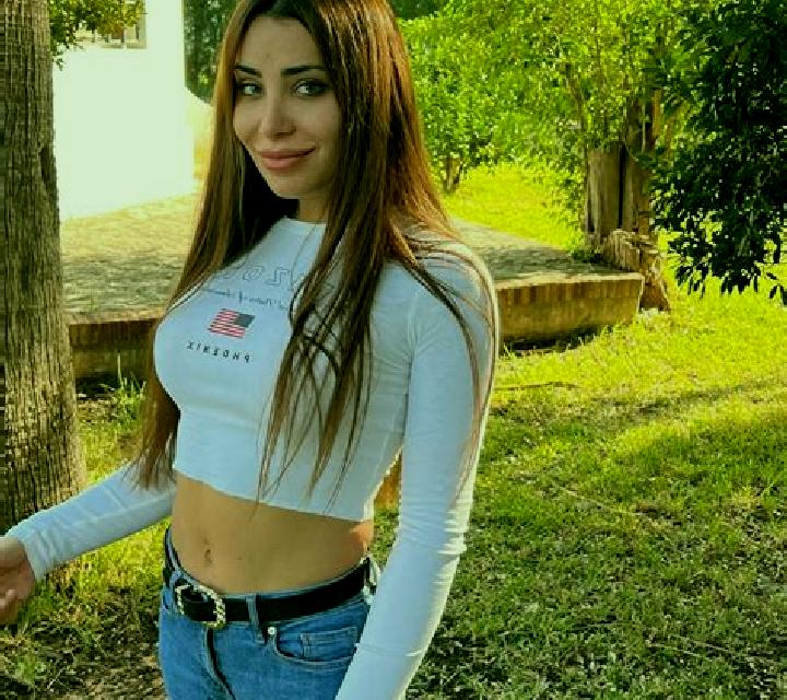 Malena 3 Angol escort