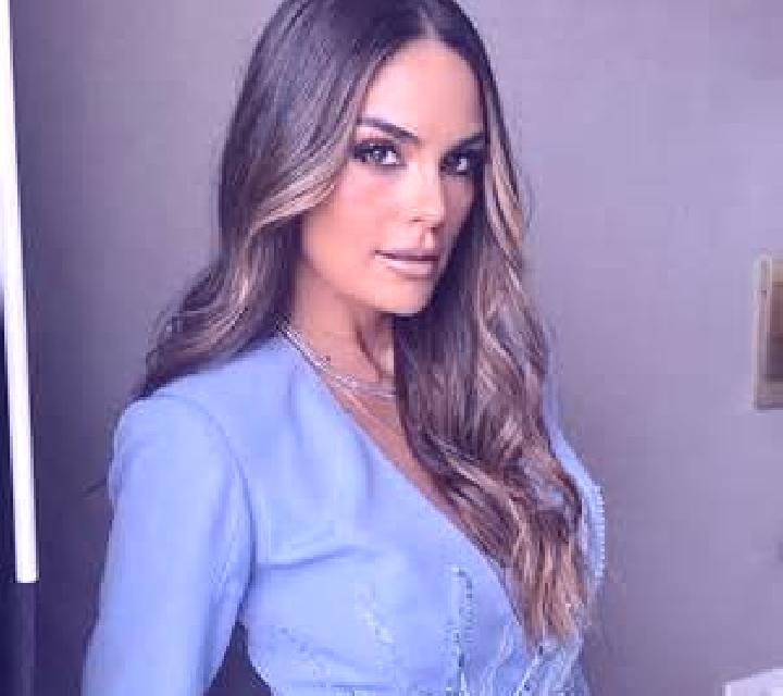 Martina Olivar escort