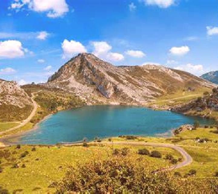 Vega Los Lagos escort